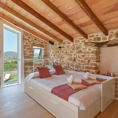 Villa La De Ros By Aguilarent